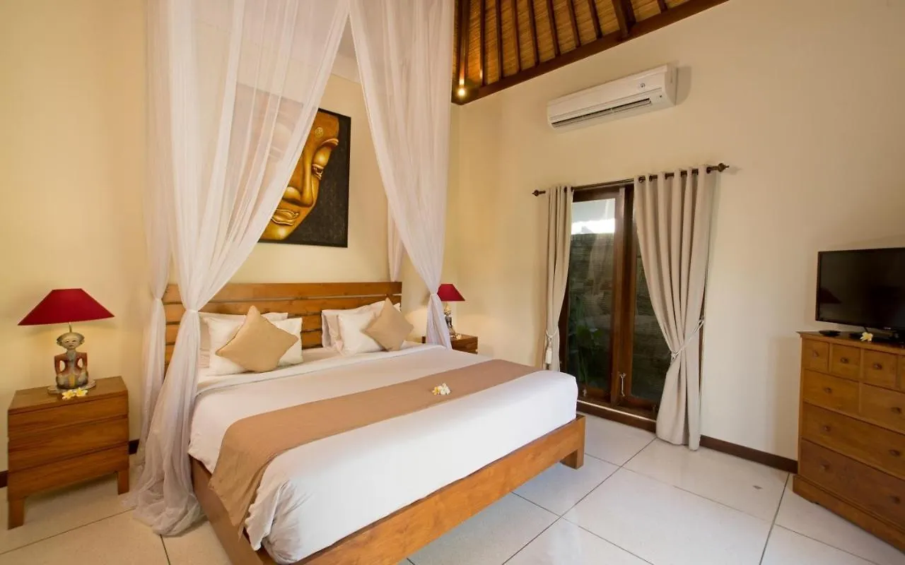 Villa Md 3 Bedroom, Sunny Pool In Eat St Location Seminyak