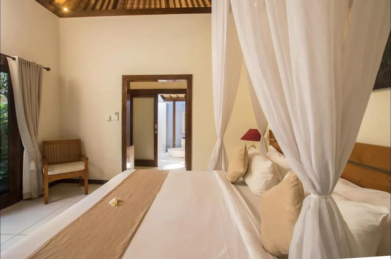 Villa Md 3 Bedroom, Sunny Pool In Eat St Location Seminyak